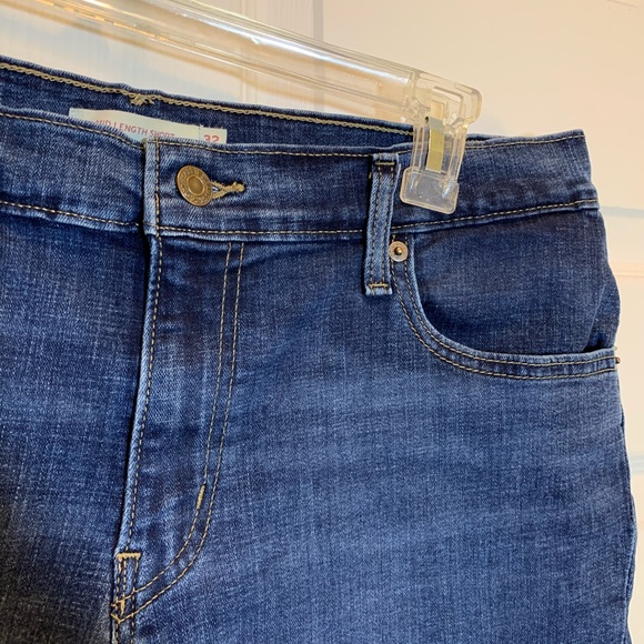 Levi’s Cuffable Denim Shorts Size 32 - Picture 2 of 5